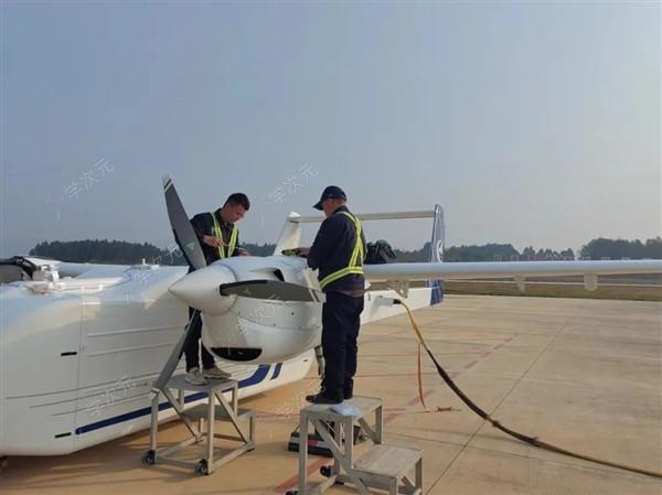 我国自主HH-100航空商用无人机试验成功 能飞520千米